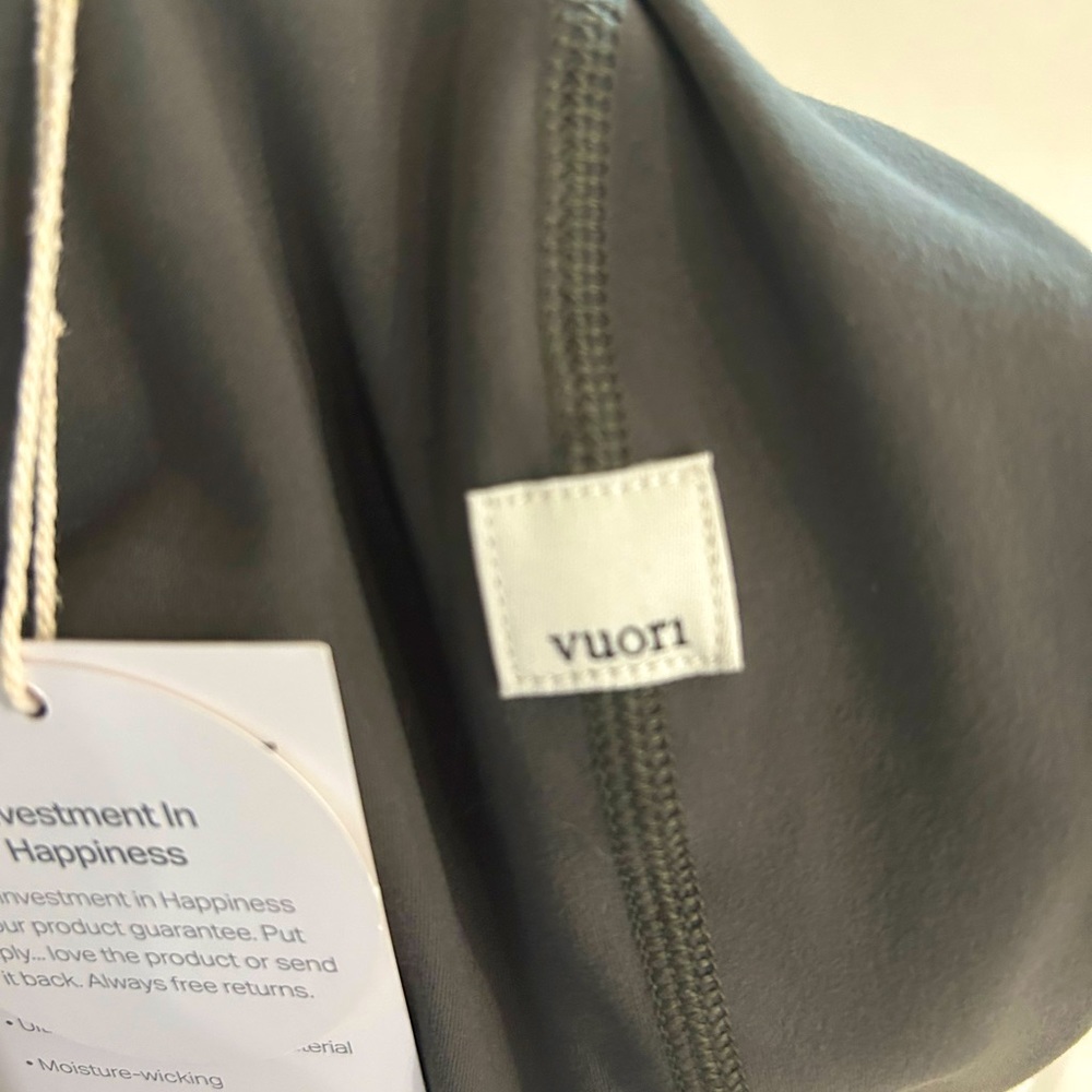 Vuori Daily Jogger NWT Size L Oregano